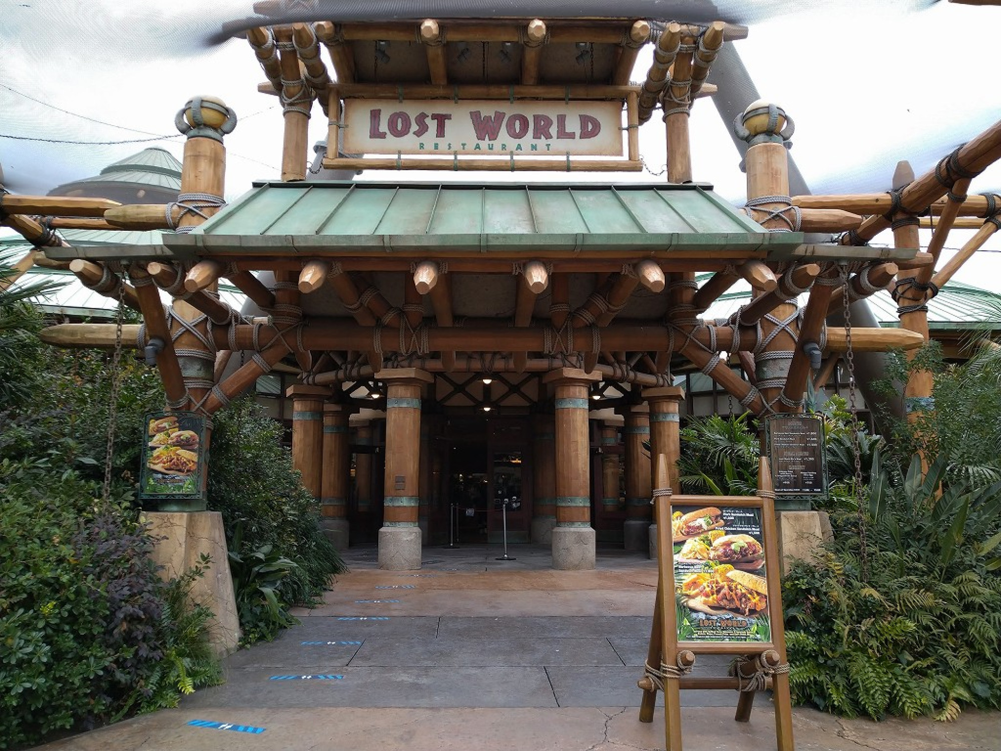 ロストワールドレストラン キャステル Castel ディズニー情報