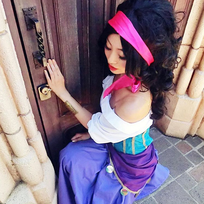 ノートルダムの鐘 のエスメラルダ キャステル Castel ディズニー情報