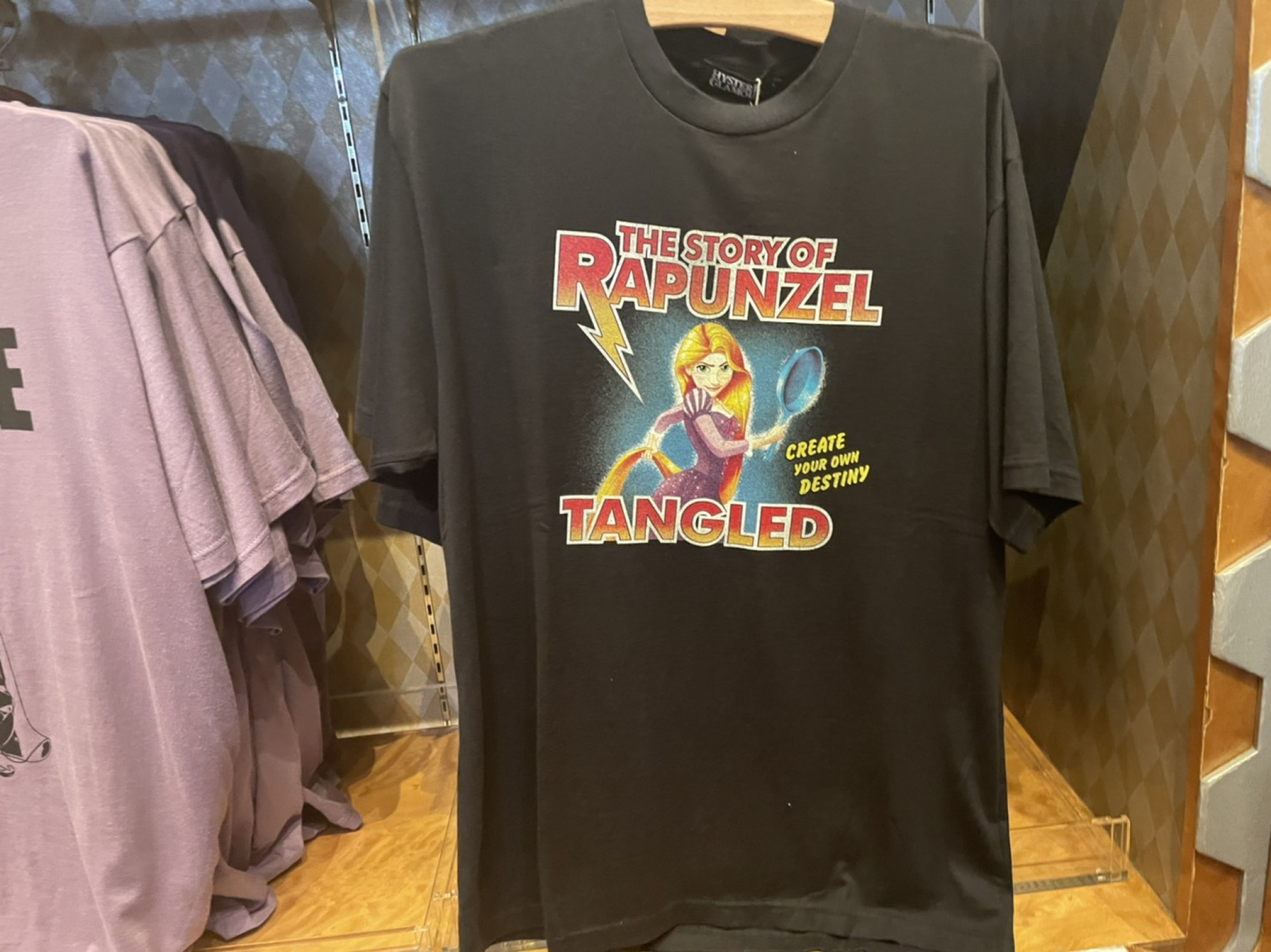 ラプンツェルtシャツ ブラック キャステル Castel ディズニー情報