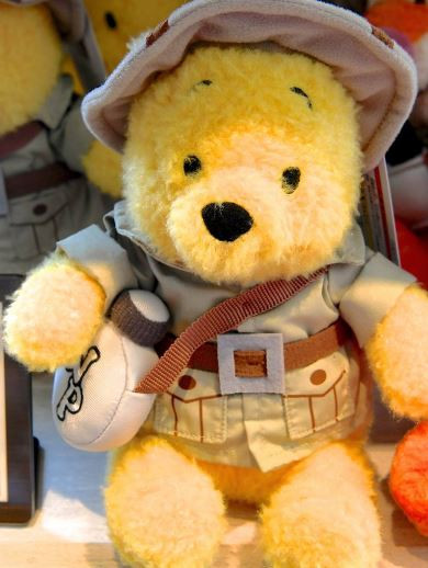探検家になったプーさんのかわいいぬいぐるみ キャステル Castel ディズニー情報