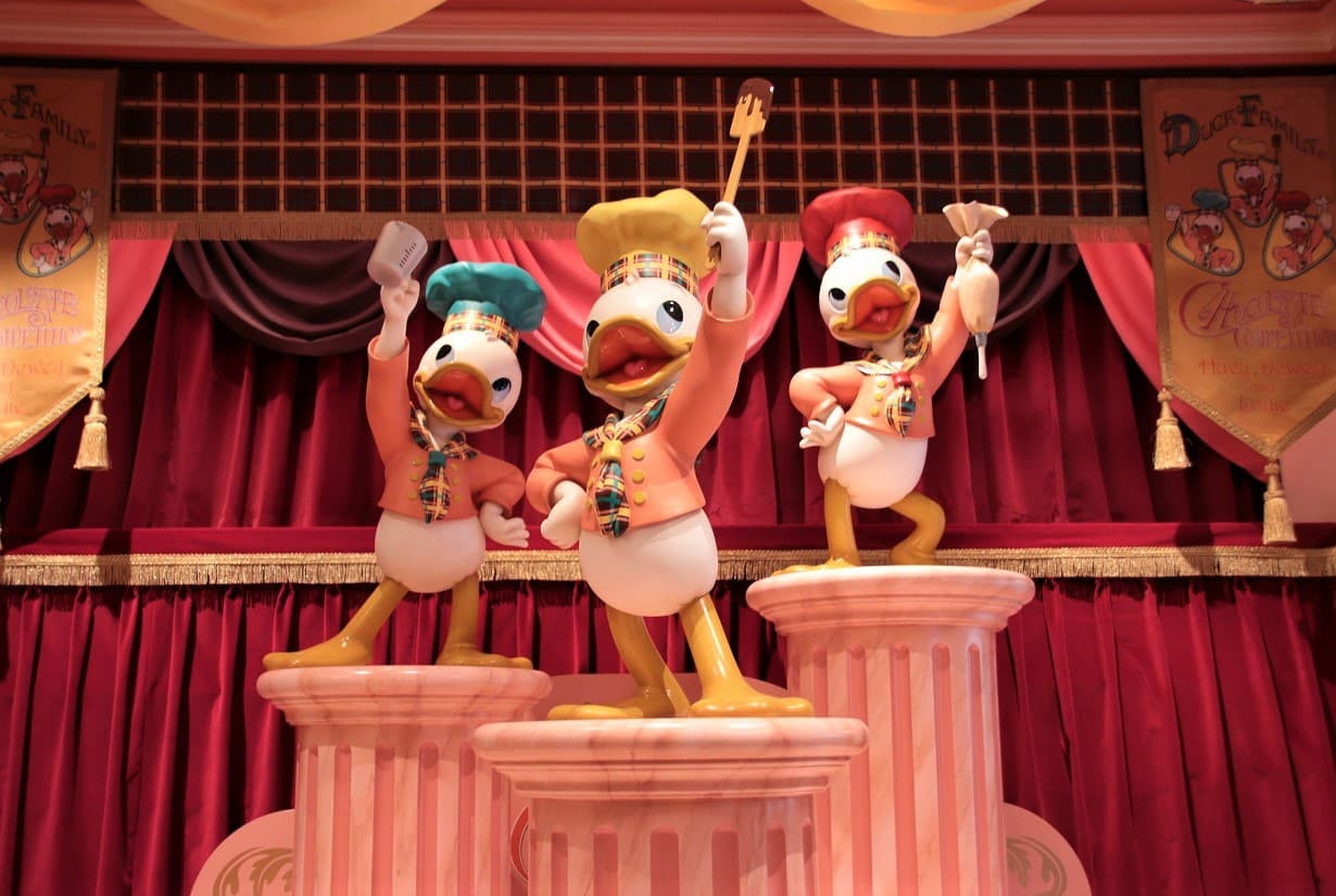 ドナルドの子供 ヒューイ デューイ ルーイの見分け方や覚え方コツ