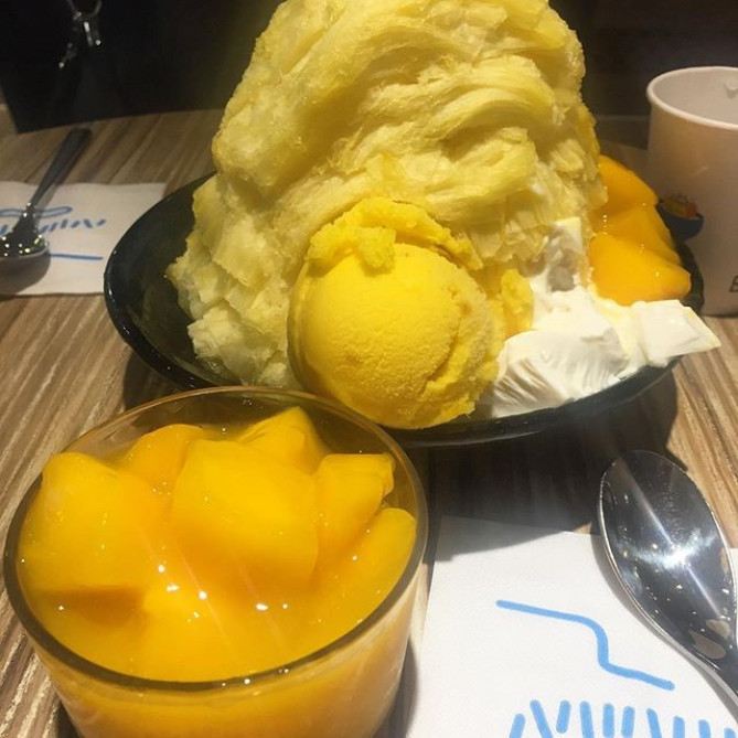 フレッシュマンゴーかき氷