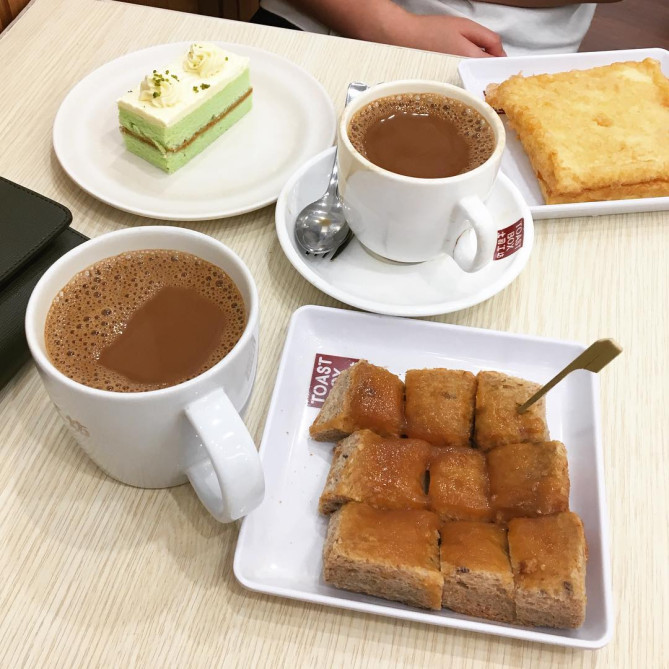 厚切りのパン使ったカヤトーストが名物のトーストボックス