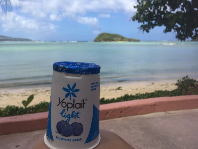 朝ごはんと海