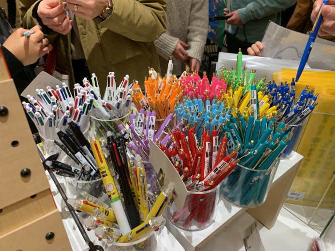 南町田のスヌーピーミュージアムで販売しているスヌーピーのボールペン