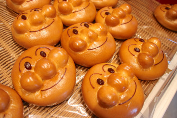 【横浜】アンパンマンミュージアムのパンを紹介！入場しなくても買える？種類・値段・混雑状況も！