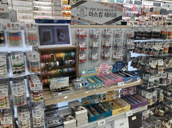 韓国ダイソーのマスキングテープコーナー