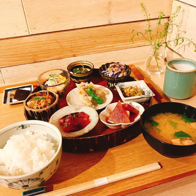 アコメヤ厨房 銀座本店