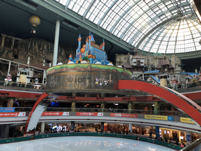 韓国で人気の遊園地・ロッテワールド