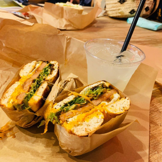 Two Men Bagel House　チーズ