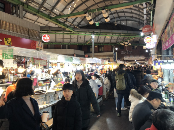 韓国の伝統市場・広蔵市場