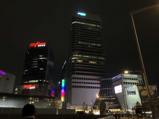 ナイトショッピングが楽しめる東大門