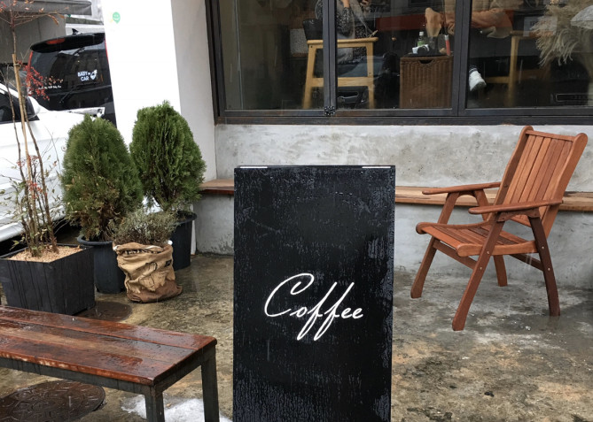 カロスキルにあるおしゃれなカフェ