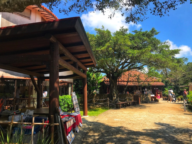 体験型の工房も多いのがうれしい琉球王国城下町