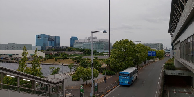 ゆりかもめ「青海駅」付近