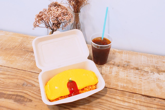 Little pool coffeeで最大3時間待ちのオムライス「とろとろ」