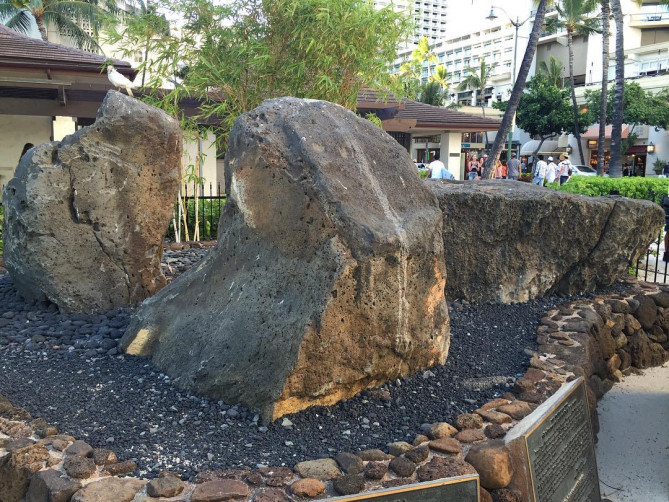 ワイキキの魔法石