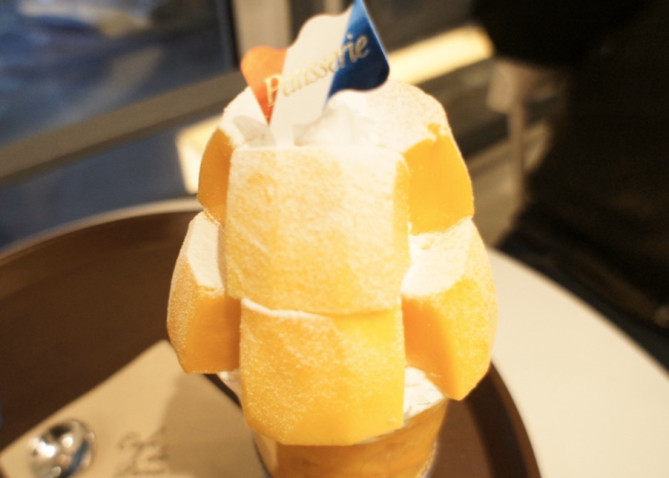 レギュラーメニューのマンゴーボンボン