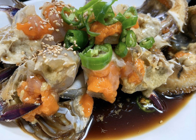 醤油ダレに漬け込んだカニ料理・カンジャンケジャン