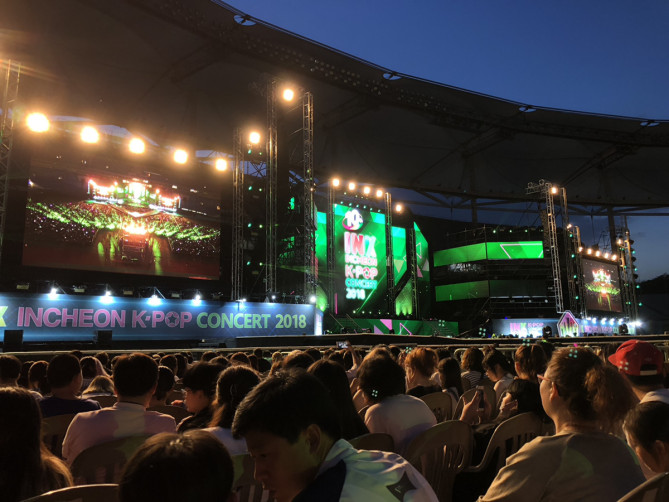 野外で行われたK-POPコンサート