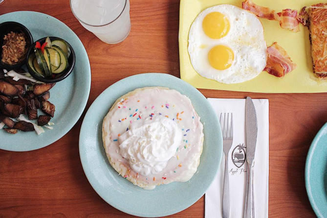 パンケーキはセットにもできます