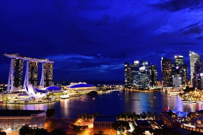 「マリーナ・スクエア」からみた夜景