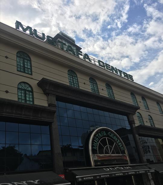 シンガポールのドン・キホーテこと「ムスタファ・センター」の外観