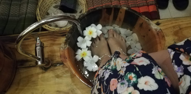 プルメリアが入った桶