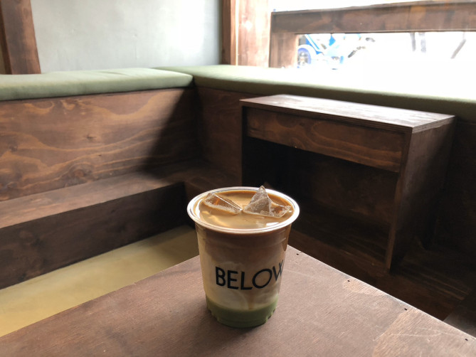 話題の半地下カフェ「BELOW」