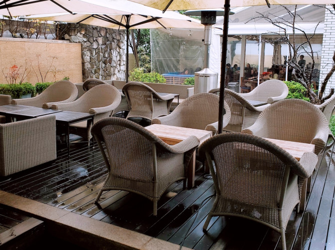 アジアンリゾートとコロニカルな雰囲気もあわせもつ空間