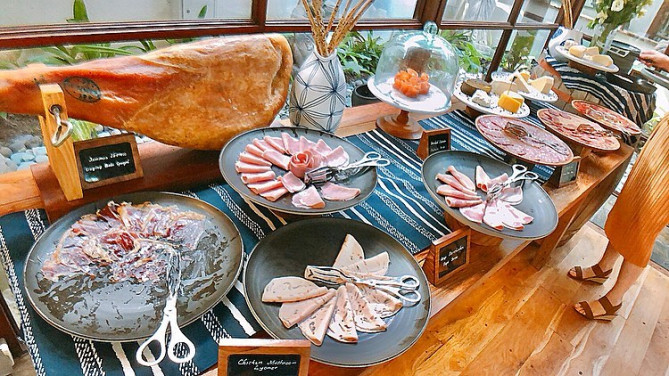 ソレントスパニッシュレストランアンドタパス　生ハム