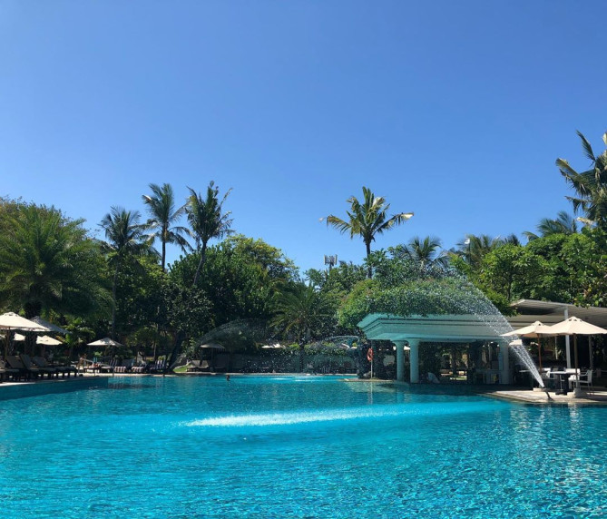 パドマ・リゾート・レギャン　メインプール