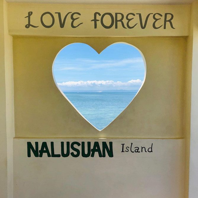 ナルスアン島：ハートのフォトスポット