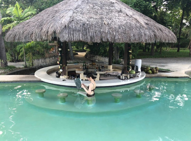 プルクラリゾートセブ：プールバー