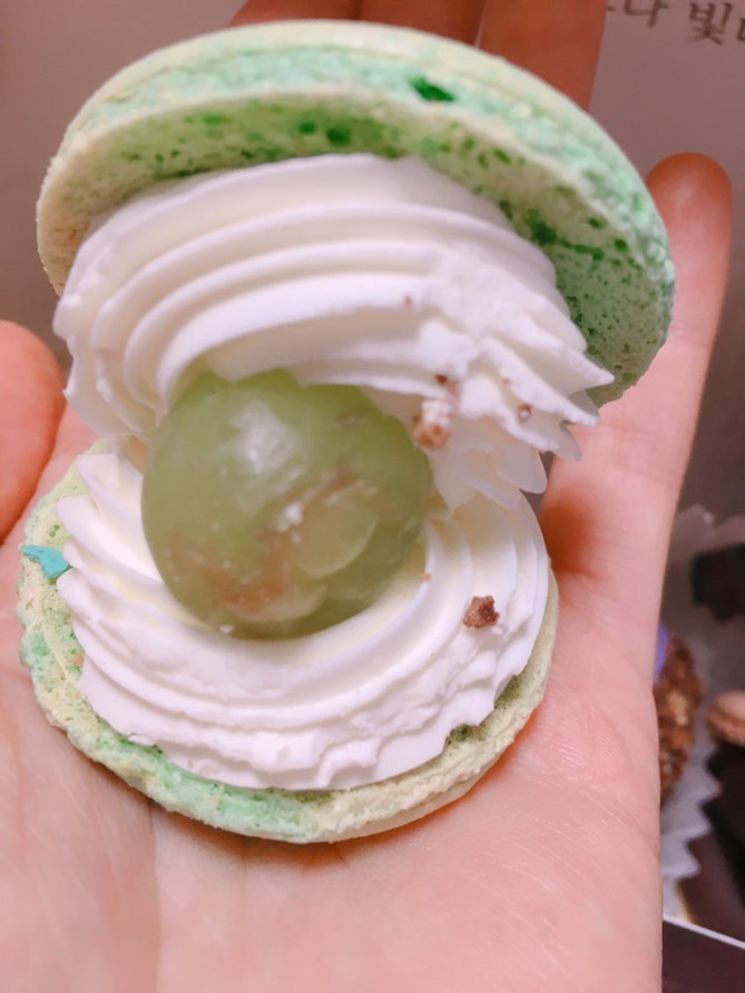 クリームリーズぶどうマカロン