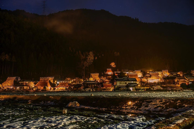 美山からぶきの里 夜