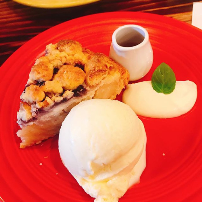 GRANNY SMITH APPLE PIE & COFFEE