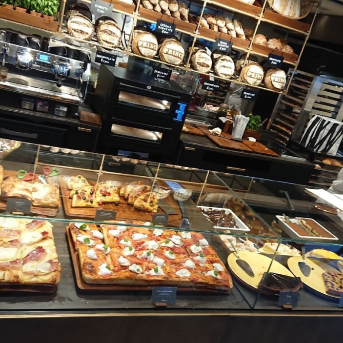 ずらっと並ぶ美味しそうなメニュー