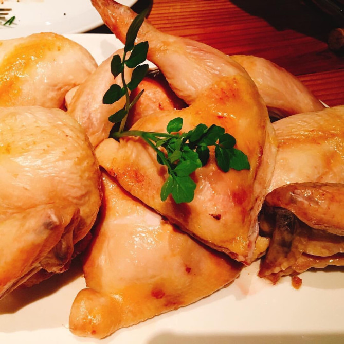 ロティサリーチキンが人気のLA COCORICO