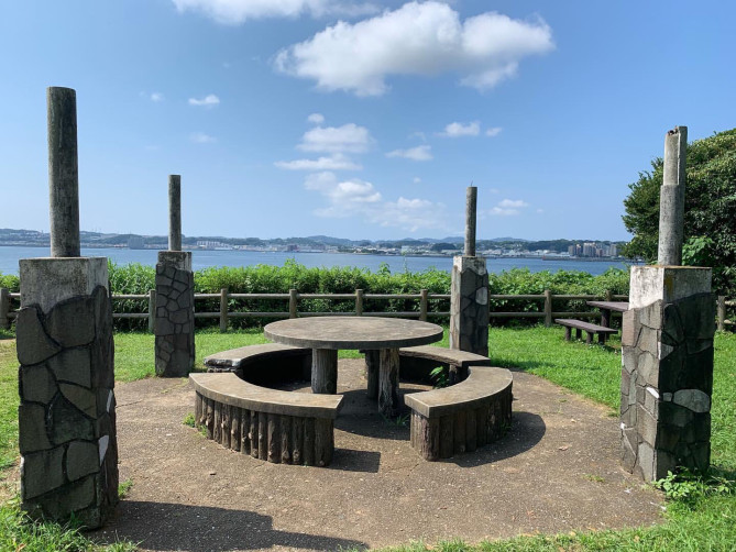 公園から横須賀方面を望む