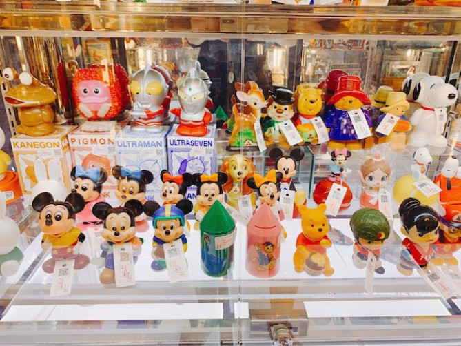 まんだらけ変や(中野ブロードウェイ)