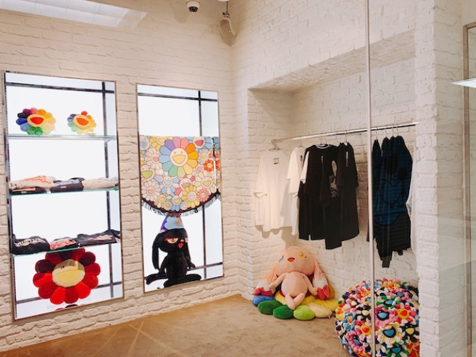 Tonari no zingaro(中野ブロードウェイ)