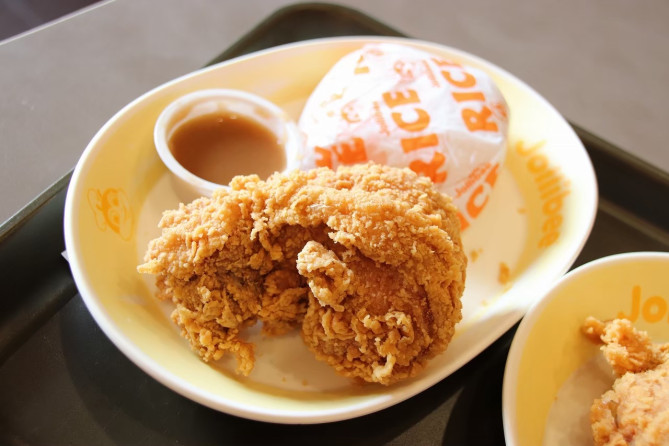 Jollibee（ジョリビー）のオリジナルチキンとライス
