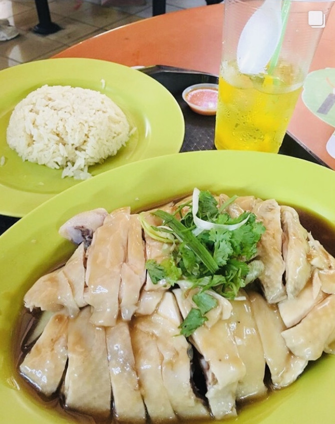 フードコートのチキンライス