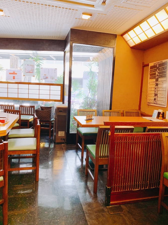 総本家更科堀井麻布十番本店の店内