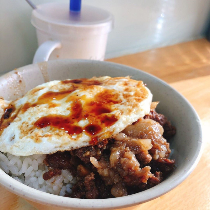 天天利美食坊の滷肉飯