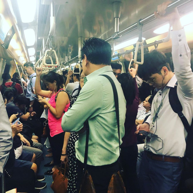 地下鉄の車内はとても寒い