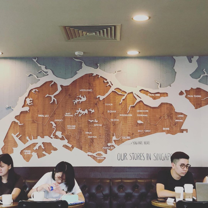 フラトン・ウォーターボートハウス店の店内