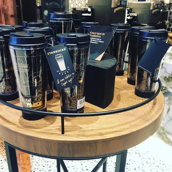 ジュエル・チャンギ空港店限定タンブラー