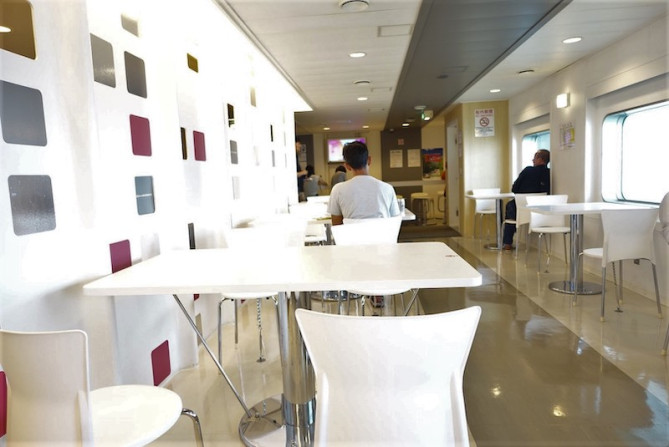 食堂スペース